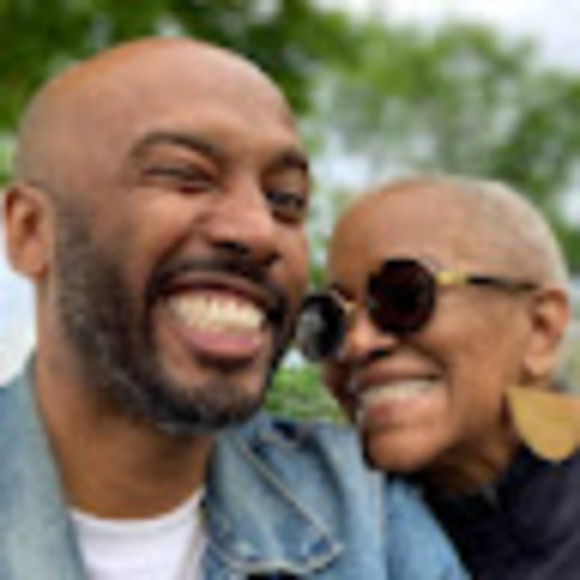 Meet your Posher, Cassandra - Picture 1 of 1